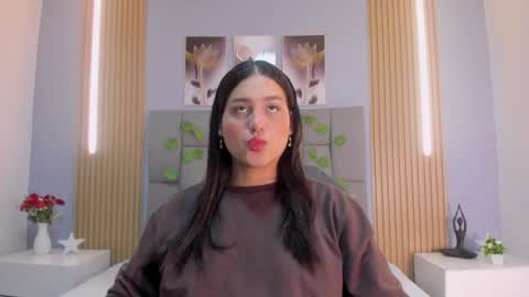 Snapshot of _valerycooper chatting on April 18, 11:36 am _valerycooper online show from April 18, 11:36 am