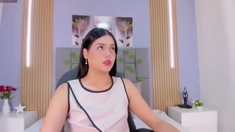 Snapshot of _valerycooper chatting on April 20, 11:24 am _valerycooper online show from April 20, 11:24 am