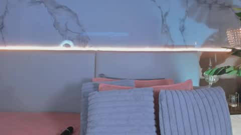 Snapshot of _valeryysmith_ chatting on February 2, 3:38 am Valery online show from February 2, 3:38 am