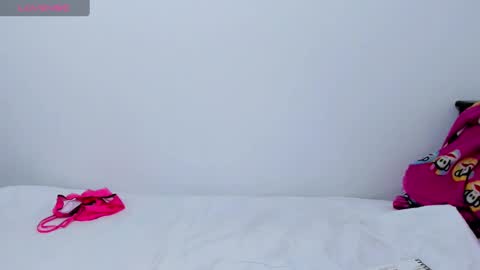 Snapshot of _valy_meghan_ chatting on December 6, 1:22 pm _valy_meghan_ online show from December 6, 1:22 pm