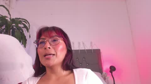 Veronica online show from December 6, 1:55 pm
