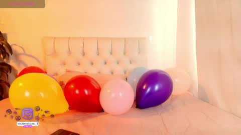 Victoria Fox online show from April 14, 8:15 pm