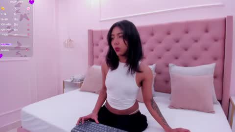 Violeta  online show from June 14, 1:24 pm