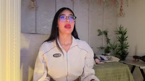   online show from March 31, 7:47 pm