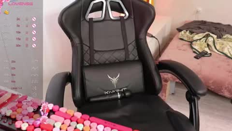 Snapshot of _viv1an_ chatting on October 10, 12:26 pm Alis online show from October 10, 12:26 pm