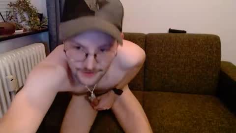 Snapshot of _whoisthatguy_ chatting on November 5, 6:52 pm _whoisthatguy_ online show from November 5, 6:52 pm