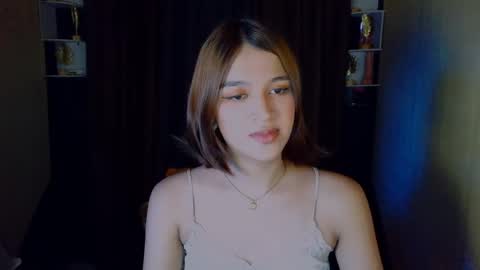 _xxlilly online show from May 7, 12:05 am
