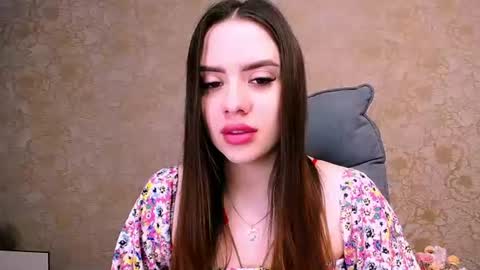 Snapshot of _your_fantasy_girl chatting on June 12, 4:11 am Alisa online show from June 12, 4:11 am