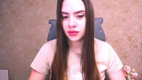 Snapshot of _your_fantasy_girl chatting on July 3, 3:57 am Alisa online show from July 3, 3:57 am