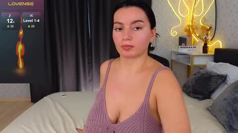 Snapshot of _your_sweetdream chatting on December 3, 11:22 am Jasmine online show from December 3, 11:22 am