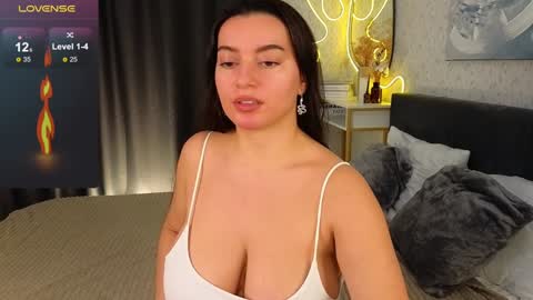 Snapshot of _your_sweetdream chatting on January 19, 8:18 am Jasmine online show from January 19, 8:18 am