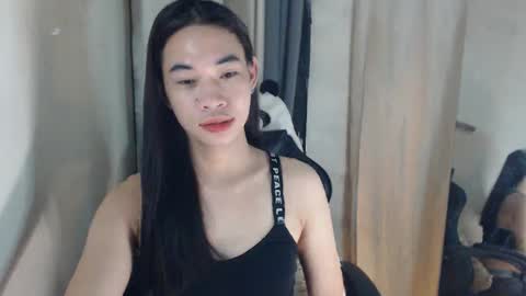 Snapshot of _yoursexwife_ chatting on February 4, 5:01 pm sheng online show from February 4, 5:01 pm