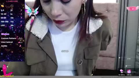 Yuyi online show from October 31, 12:50 pm