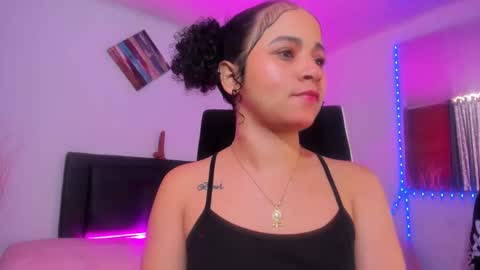 Snapshot of _zara_rosse chatting on June 9, 1:01 pm ZARA online show from June 9, 1:01 pm
