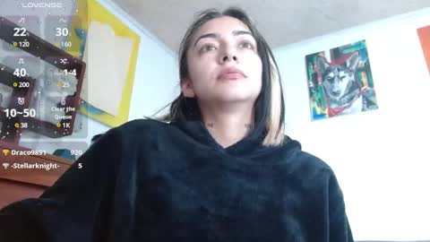 Snapshot of _zoebakers chatting on December 17, 1:38 pm Zoe online show from December 17, 1:38 pm