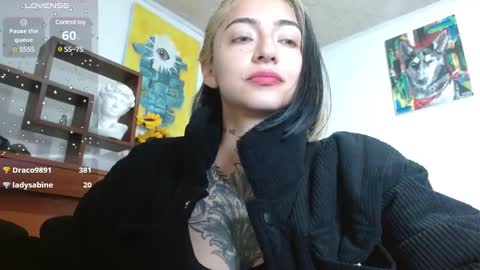 Snapshot of _zoebakers chatting on February 12, 1:37 pm Zoe online show from February 12, 1:37 pm