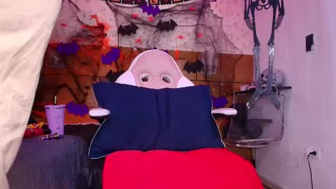 Aisha online show from October 17, 11:57 am