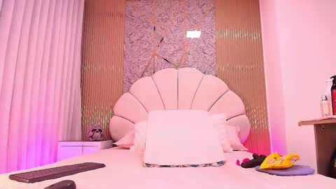 Aisha online show from October 31, 12:06 pm