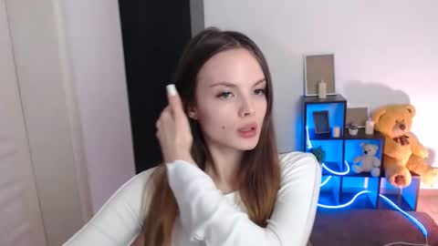 Snapshot of a_ariella_ chatting on November 4, 1:32 pm a_ariella_ online show from November 4, 1:32 pm