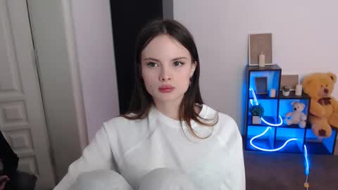 Snapshot of a_ariella_ chatting on November 12, 1:33 pm a_ariella_ online show from November 12, 1:33 pm