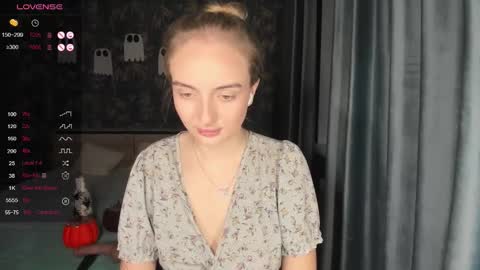 Snapshot of a_delina chatting on October 28, 1:47 pm Adelina online show from October 28, 1:47 pm