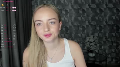 Snapshot of a_delina chatting on November 13, 2:16 pm Adelina online show from November 13, 2:16 pm