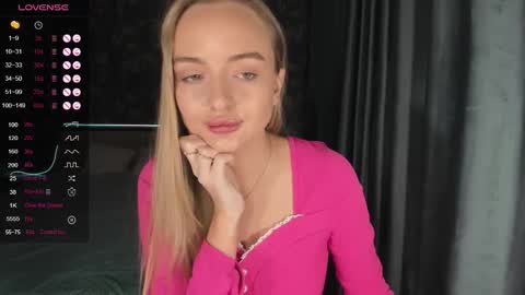 Snapshot of a_delina chatting on November 25, 1:55 pm Adelina online show from November 25, 1:55 pm