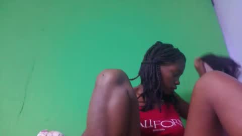 Snapshot of aadienne chatting on May 17, 11:39 am aadienne online show from May 17, 11:39 am
