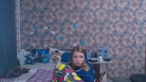 Snapshot of aalicebubble chatting on February 13, 2:24 pm Alice online show from February 13, 2:24 pm