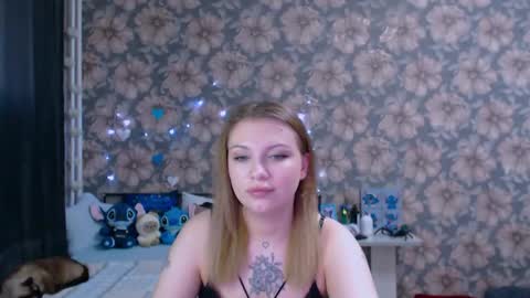 Snapshot of aalicebubble chatting on February 17, 10:01 am Alice online show from February 17, 10:01 am