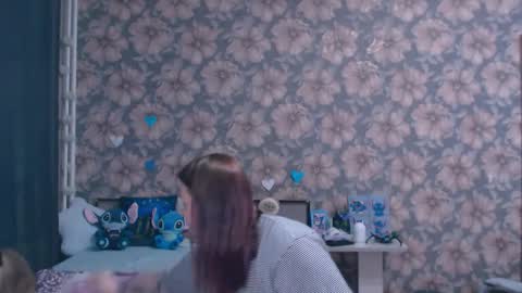 Snapshot of aalicebubble chatting on March 3, 4:57 pm Alice online show from March 3, 4:57 pm