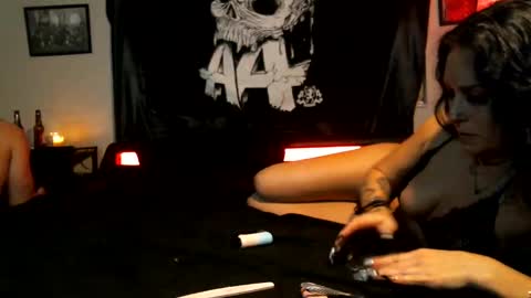 Snapshot of aamon_evil chatting on October 22, 7:08 am aamon_evil online show from October 22, 7:08 am