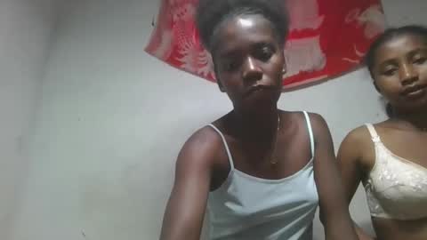 Snapshot of aangevelo chatting on December 14, 11:04 am aangevelo online show from December 14, 11:04 am