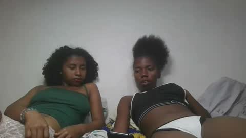 Snapshot of aangevelo chatting on December 17, 1:44 am aangevelo online show from December 17, 1:44 am