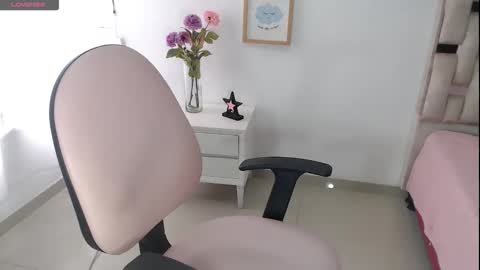 Antonia Brown online show from February 13, 1:51 pm