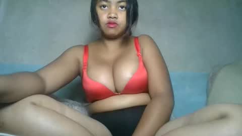 aariciah online show from April 3, 10:13 am