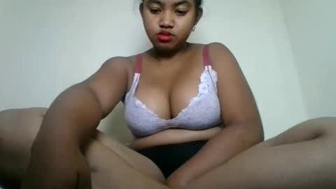 Snapshot of aariciah chatting on April 27, 7:06 am aariciah online show from April 27, 7:06 am