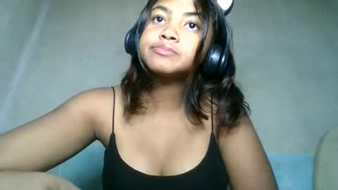 Snapshot of aariciah chatting on May 30, 7:49 am aariciah online show from May 30, 7:49 am
