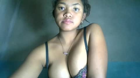 Snapshot of aariciah chatting on July 28, 3:24 am aariciah online show from July 28, 3:24 am