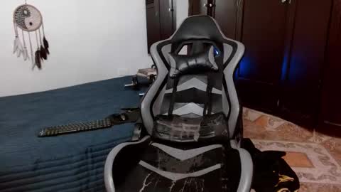 Snapshot of aarman_bannana chatting on December 1, 3:22 am aarman online show from December 1, 3:22 am