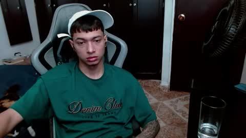 Snapshot of aarman_bannana chatting on February 17, 3:40 pm aarman online show from February 17, 3:40 pm