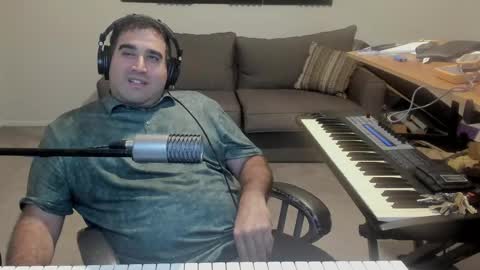 Snapshot of aaroleplayer chatting on October 5, 1:59 am Aaron online show from October 5, 1:59 am