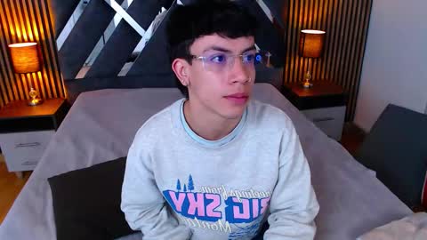 Aaron online show from October 6, 12:57 pm