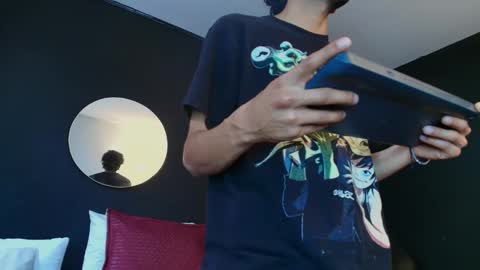 Aaron and Jassell online show from October 8, 5:43 pm