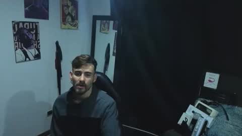 aaron_malikk online show from April 26, 9:07 am