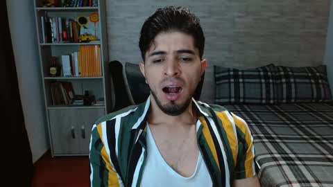 Aaron online show from October 16, 6:42 pm