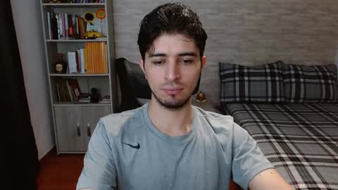 Aaron online show from November 12, 5:35 pm