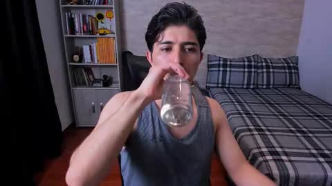 Aaron online show from December 1, 12:15 am