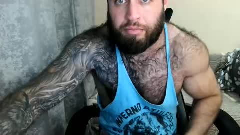 Snapshot of aaron_royal chatting on July 8, 3:05 pm Davin tayl online show from July 8, 3:05 pm