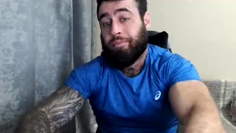 Snapshot of aaron_royal chatting on July 14, 3:29 pm Davin tayl online show from July 14, 3:29 pm
